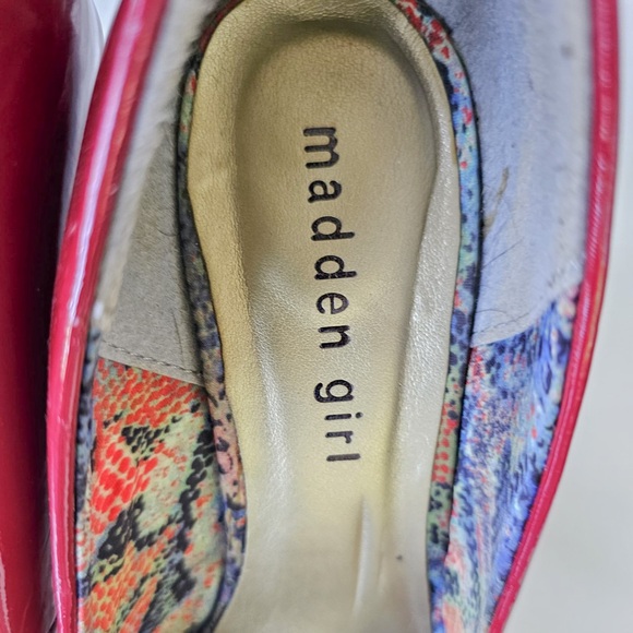 Madden Girl Red Heels Size 9 Women’s - Picture 3 of 4